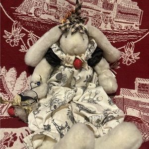 This is Hexie a 1995 Limited Edition Bunnies by the bay doll #470 :) antique